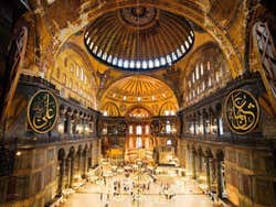 Santa Sofia, interior